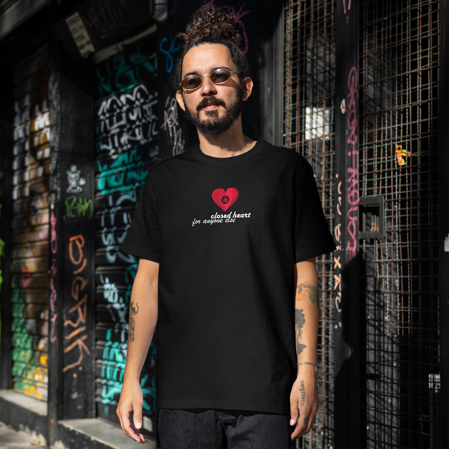 Closed Heart Premium Classic T-shirts